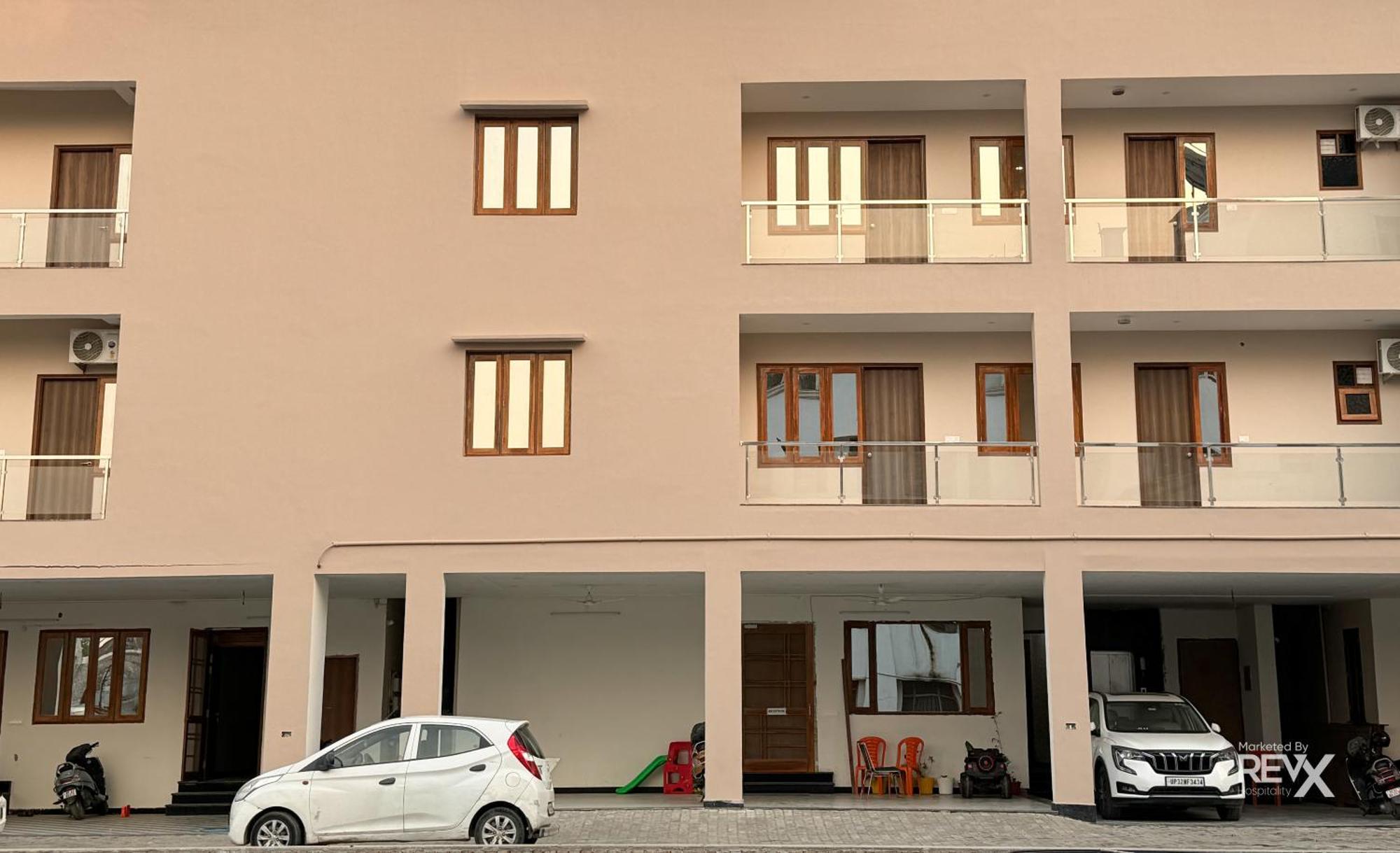 Guru Sadan A Luxe Stay Ayodhya Esterno foto