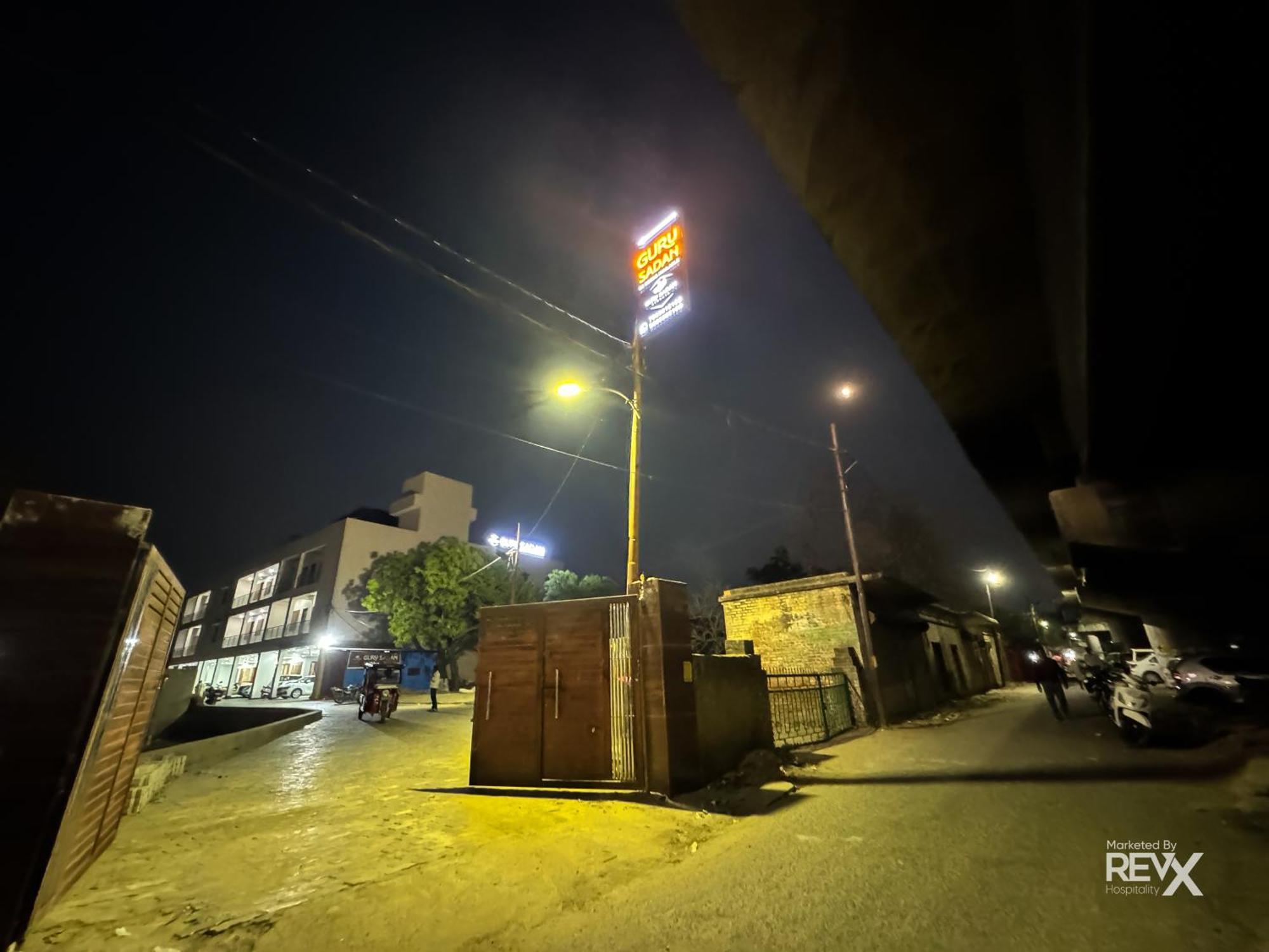 Guru Sadan A Luxe Stay Ayodhya Esterno foto