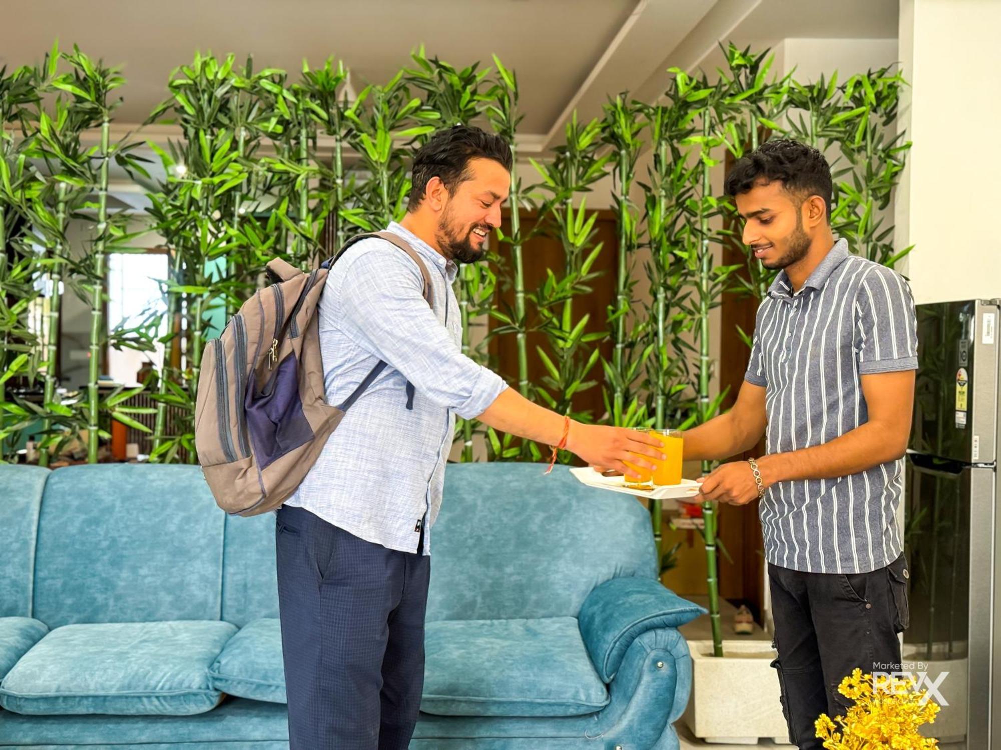 Guru Sadan A Luxe Stay Ayodhya Esterno foto