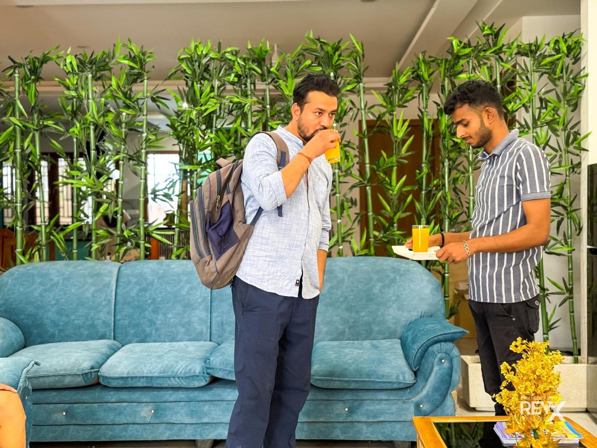 Guru Sadan A Luxe Stay Ayodhya Esterno foto
